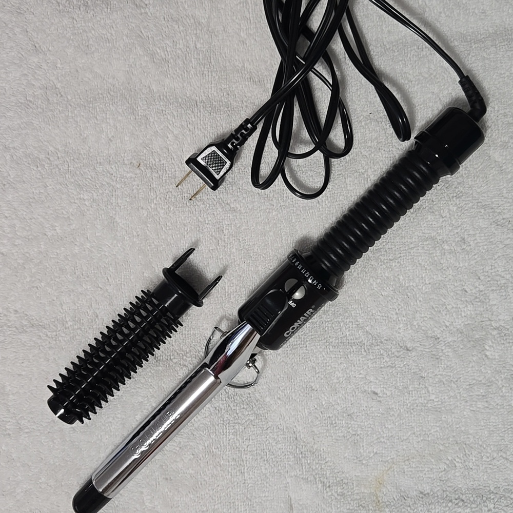 CONAIR "Instant Heat" 3/4-inch Barrel Curling Iron with Brush Attacment